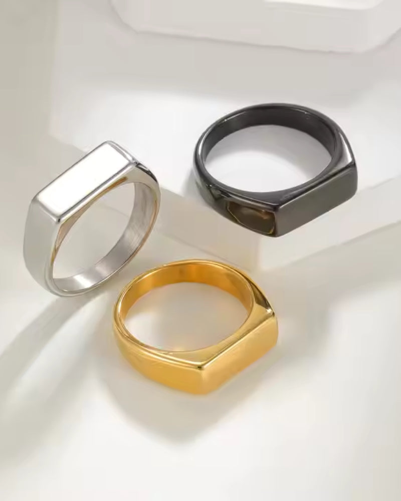 ALEXANDRINE BAGUE SIGNATURE