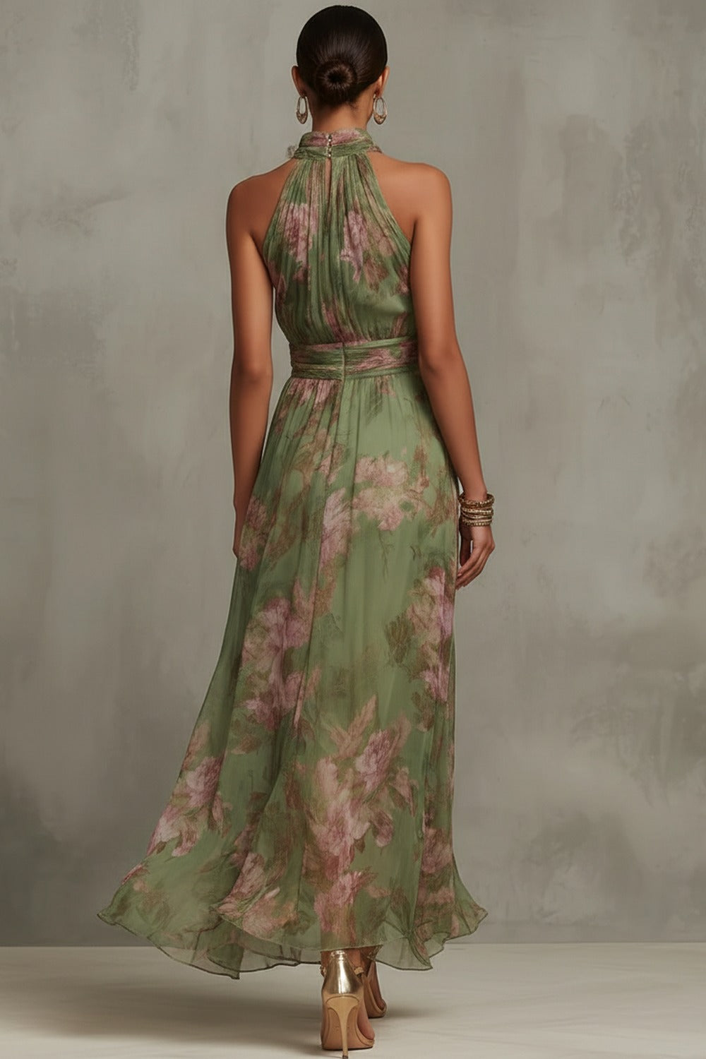 SERENA ∙ ROBE LONGUE VERTE À FLEURS EN MOUSSELINE AVEC COL LICOU