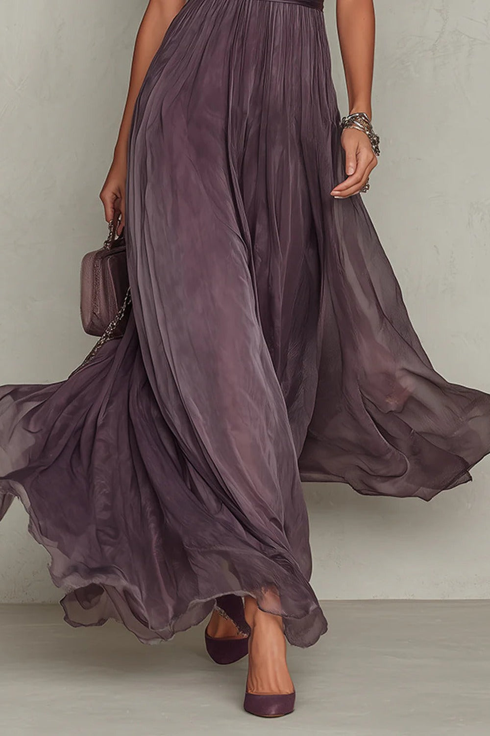 FLAVIA - ROBE LONGUE VIOLETTE AVEC ENCOLURE GOUTTE ET BORDURE EN DENTELLE DE MOUSSELINE