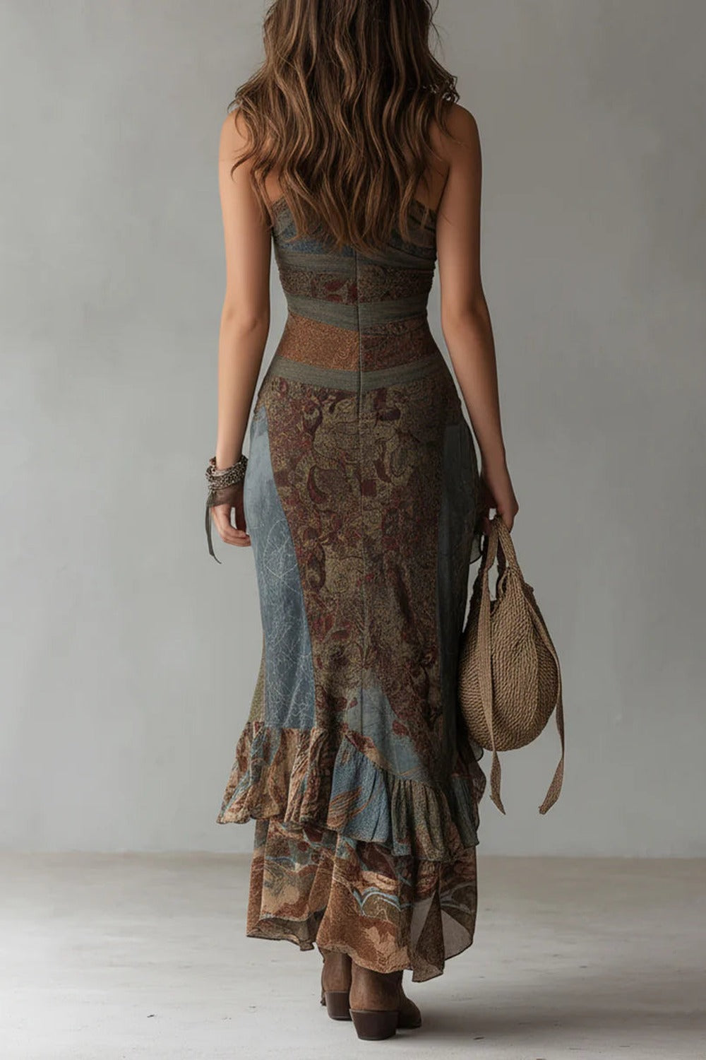 ELENA ∙ ROBE LONGUE ASYMÉTRIQUE À UNE ÉPAULE AVEC IMPRIMÉ ETHNIQUE ET FENTE HAUTE